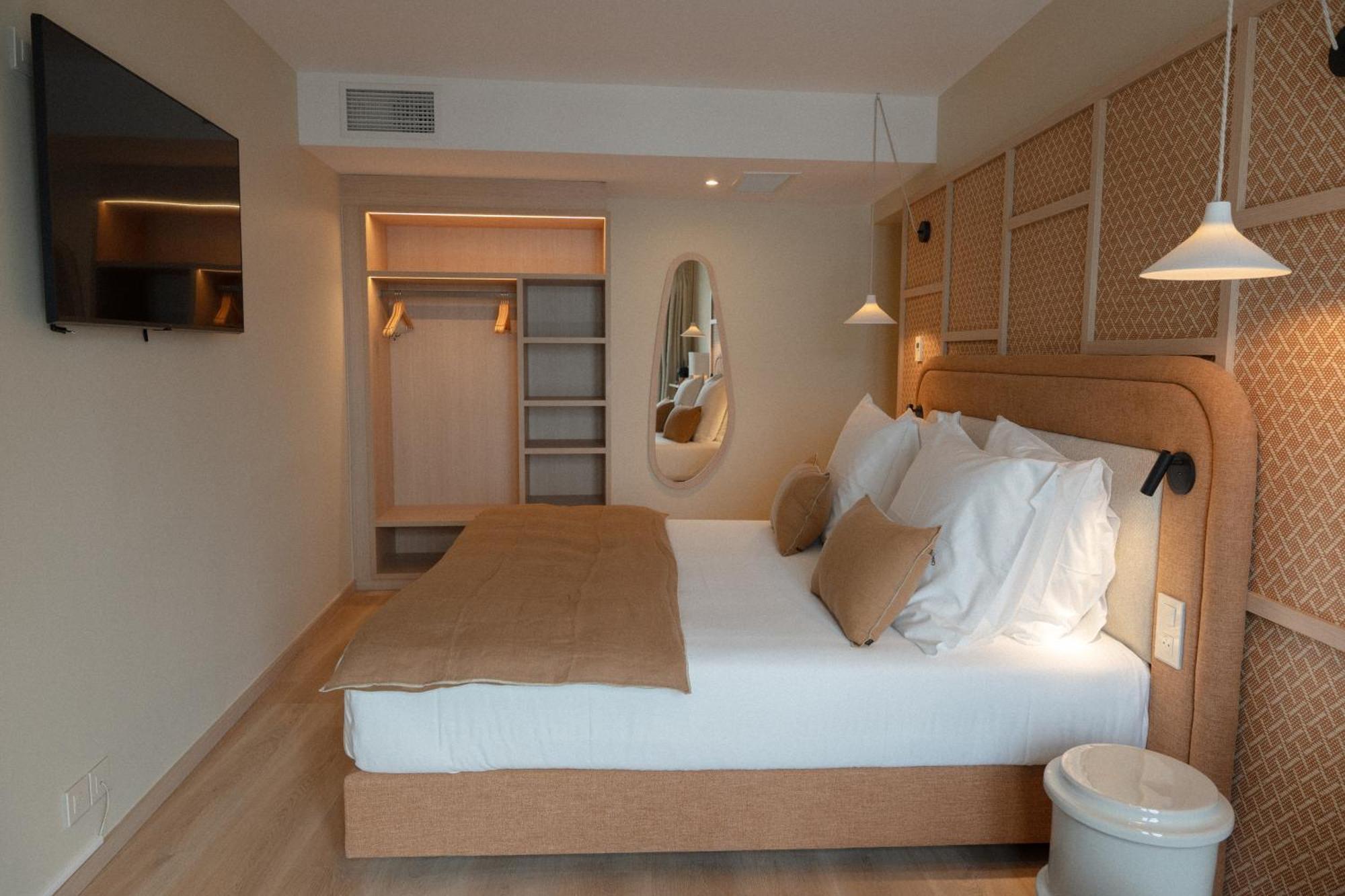 Roc Seven Biarritz Hotel Bagian luar foto