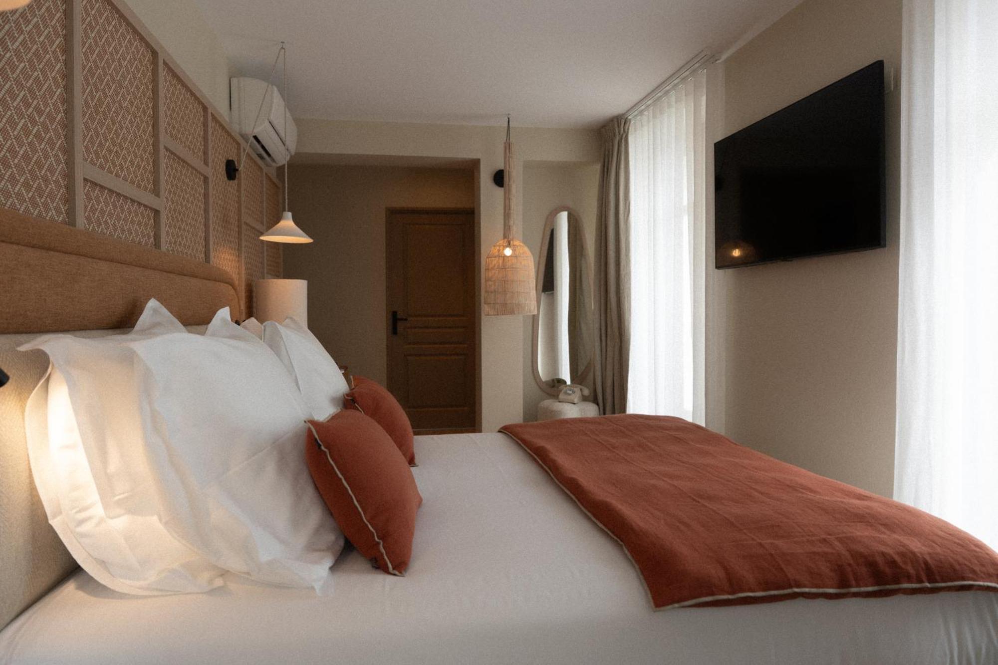 Roc Seven Biarritz Hotel Bagian luar foto
